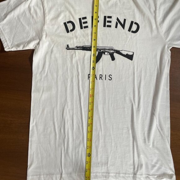 "Defend Paris" Uni-sex T-Shirt - Picture 4 of 5